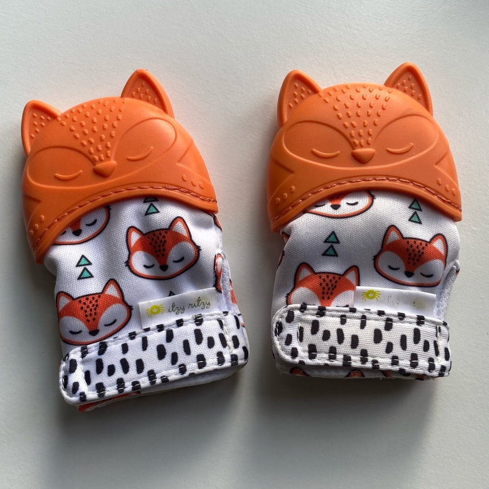 2 Itzy Ritzy Teething Mitts